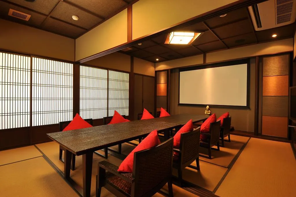 Hakone Onsen Ryokan Yaeikan 3*,